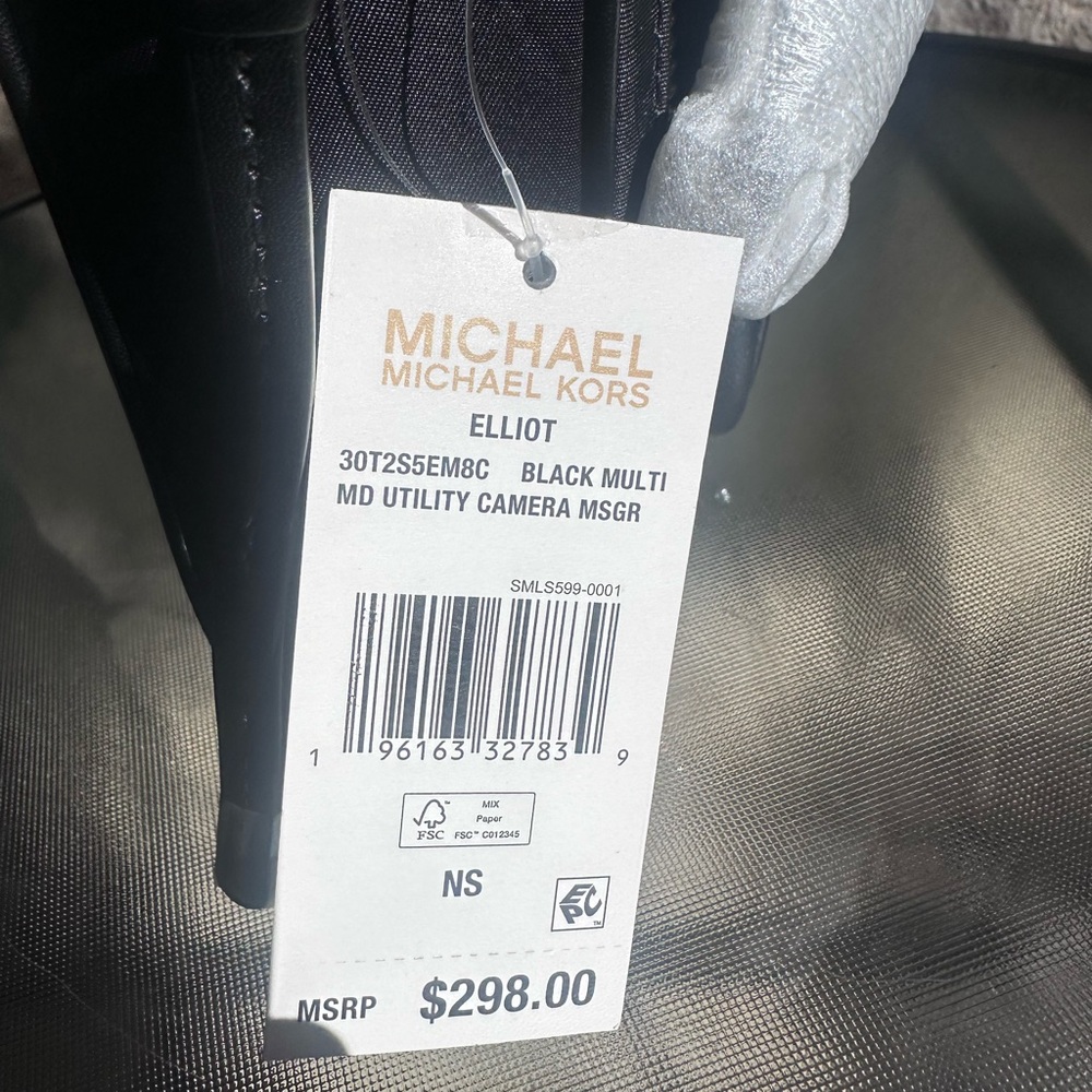 Michael Kors Black Multi Utility Bag - Picture 2 of 8